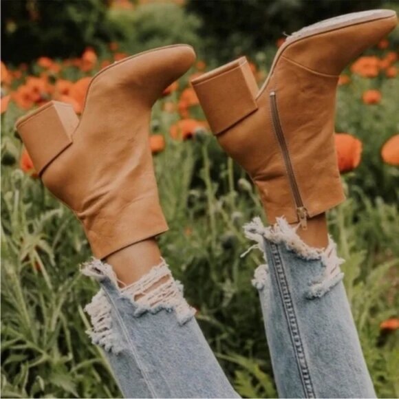 Free People Nicola Chunky Leather Booties SZ 6/36 Tan Block Heel Ankle Boots Zip - Picture 1 of 12